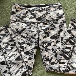 Victoria’s Secret sport Capri leggings